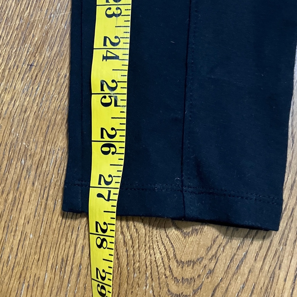 VICINITY BRAND BLACK LEGGINGS 
SIZE MEDIUM - Picture 9 of 10
